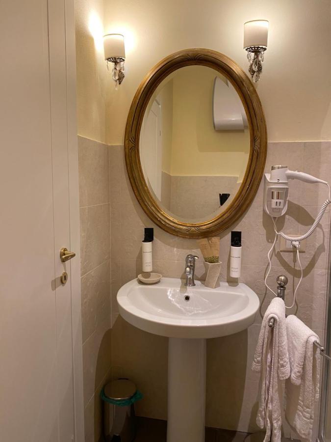 Hotel Palazzo Lari Sarzana Extérieur photo