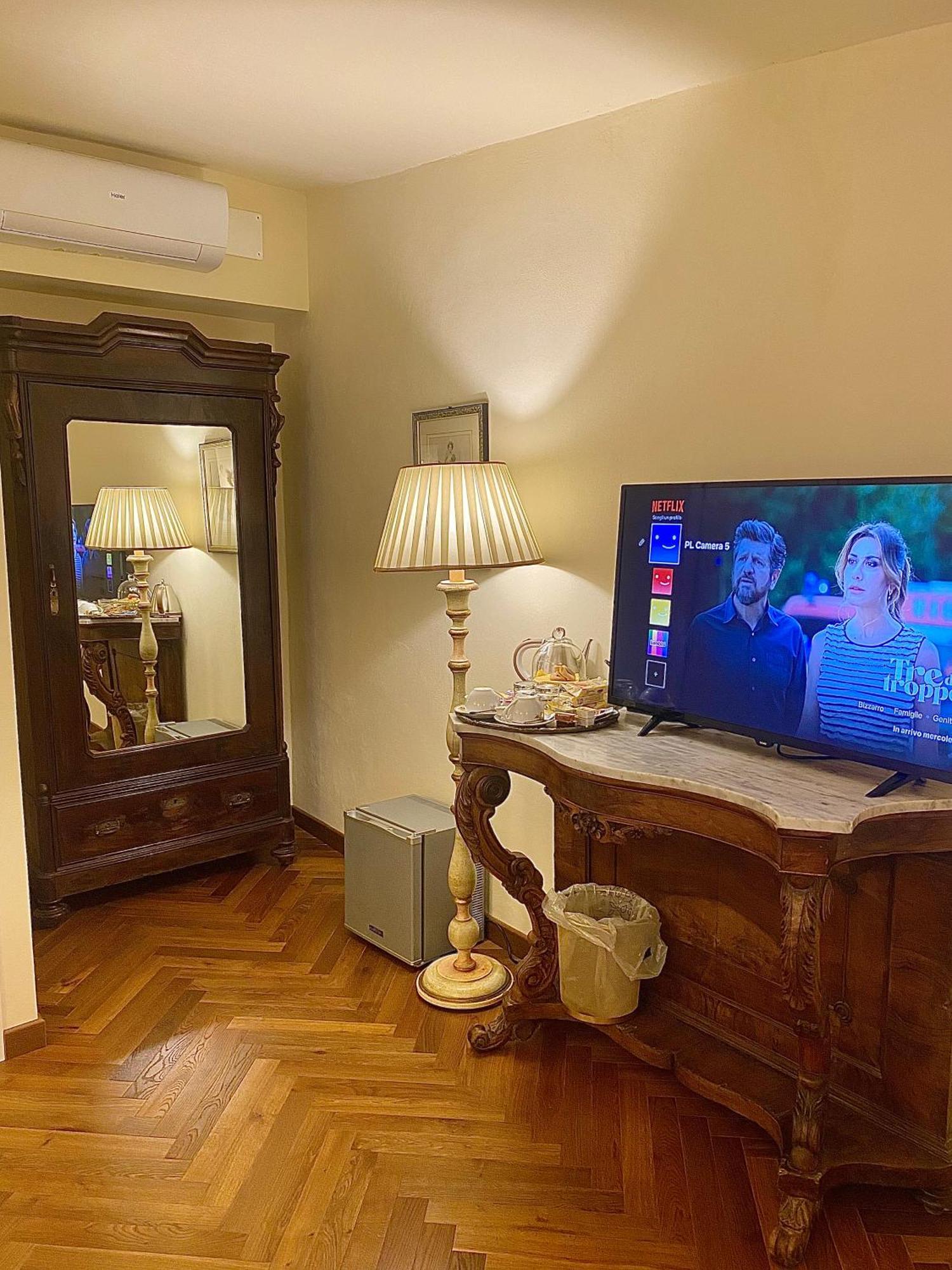 Hotel Palazzo Lari Sarzana Extérieur photo
